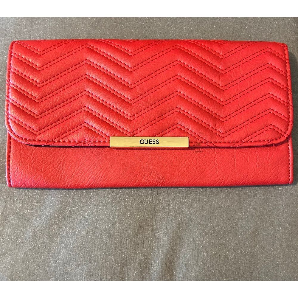Used Guess Chevron Clutch